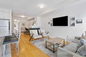 Mountain View Townhouse Fresh and Bright at Blue Collingwood